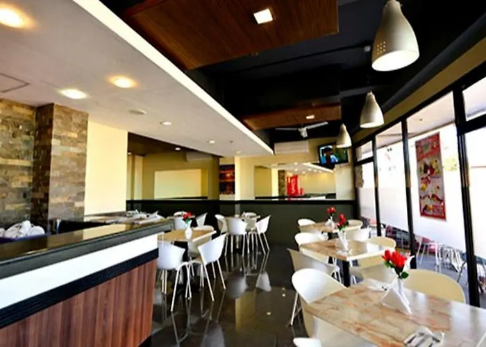 여관 Express Mactan 2*